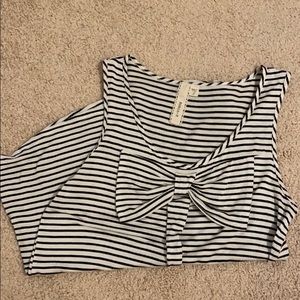 Cute black and white striped top